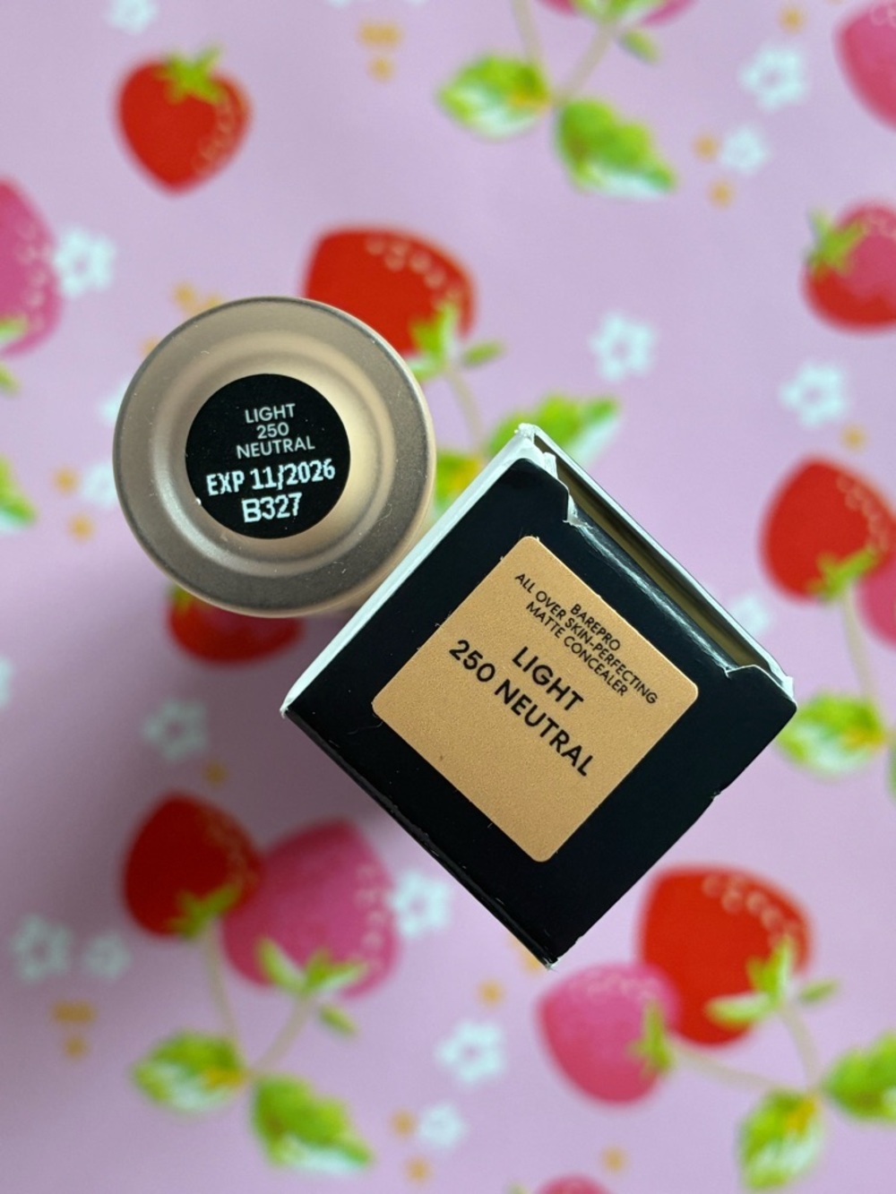 Bareminerals BarePro 16hr WearSkin Perfecting Matte Concealer - Picture 2 of 3